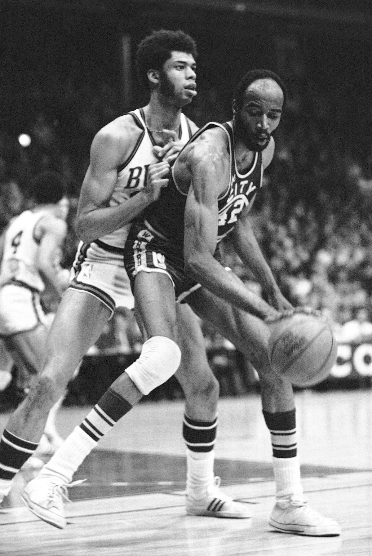 Nate Thurmond made NBA and Chicago Bulls history by recording the