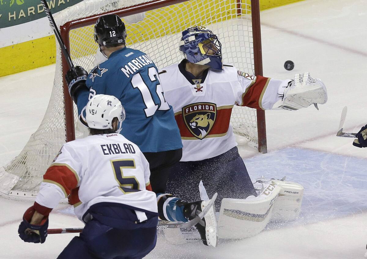 Panthers goalie Roberto Luongo leaves game with injury