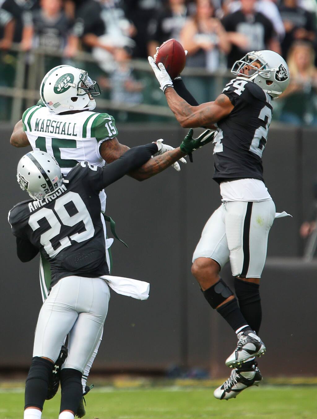 Charles Woodson is Raiders' best in secondary, even old and hurt