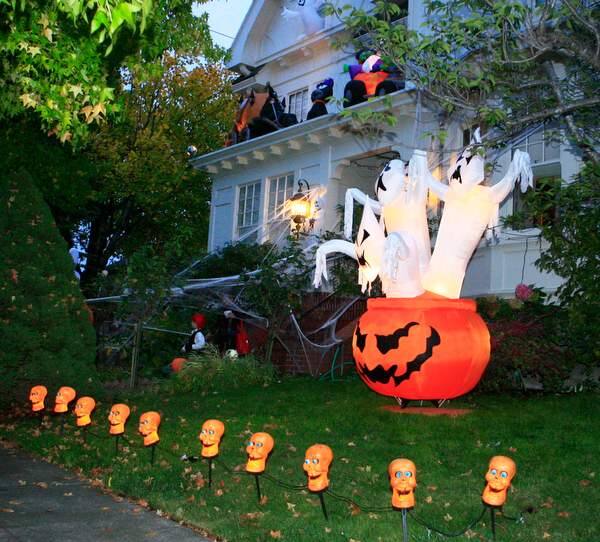Is your house decorated for Halloween? Add it to our map