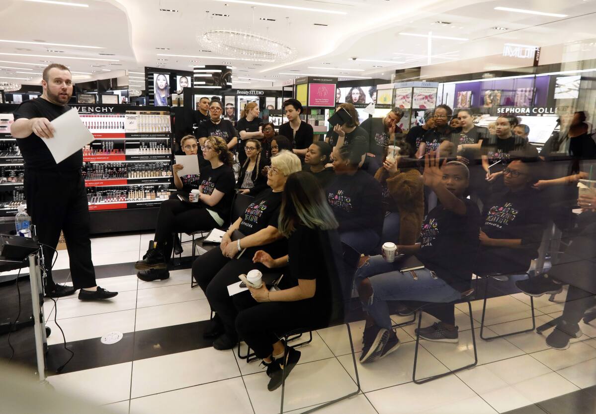 How Sephora Is Thriving Amid a Retail Crisis - The New York Times