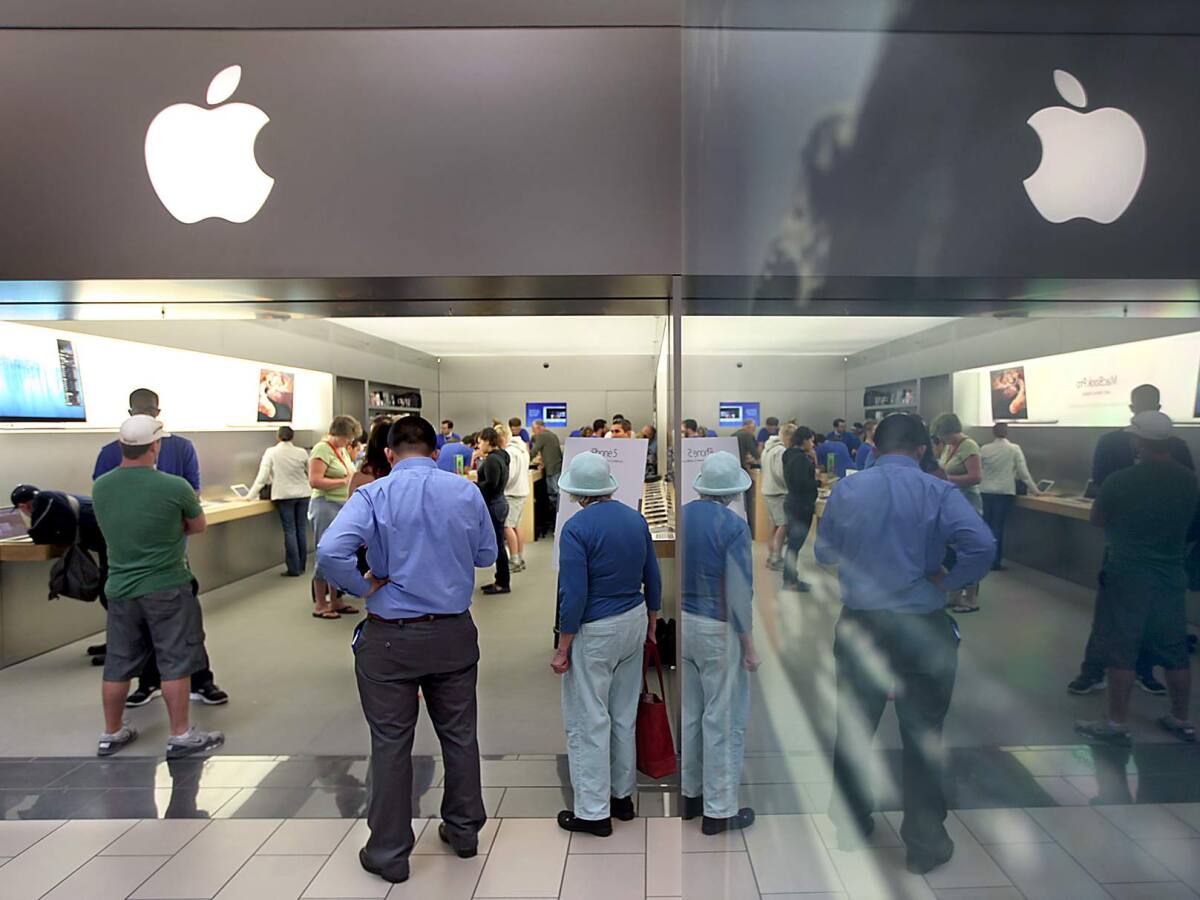 The Apple Store in Santa Rosa is one of the latest Luxury Stores in  California to get ransacked - Patently Apple