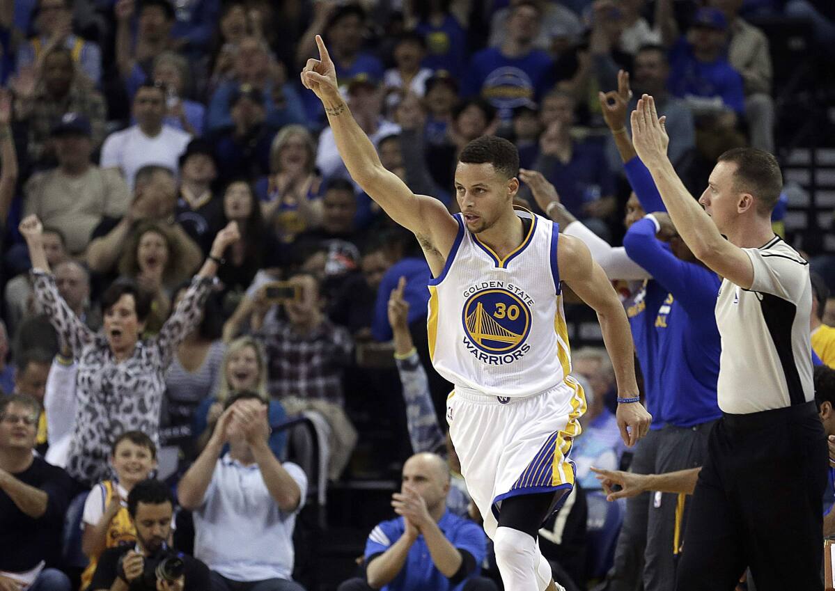 Steph Curry honors Warriors legends by wearing their jerseys
