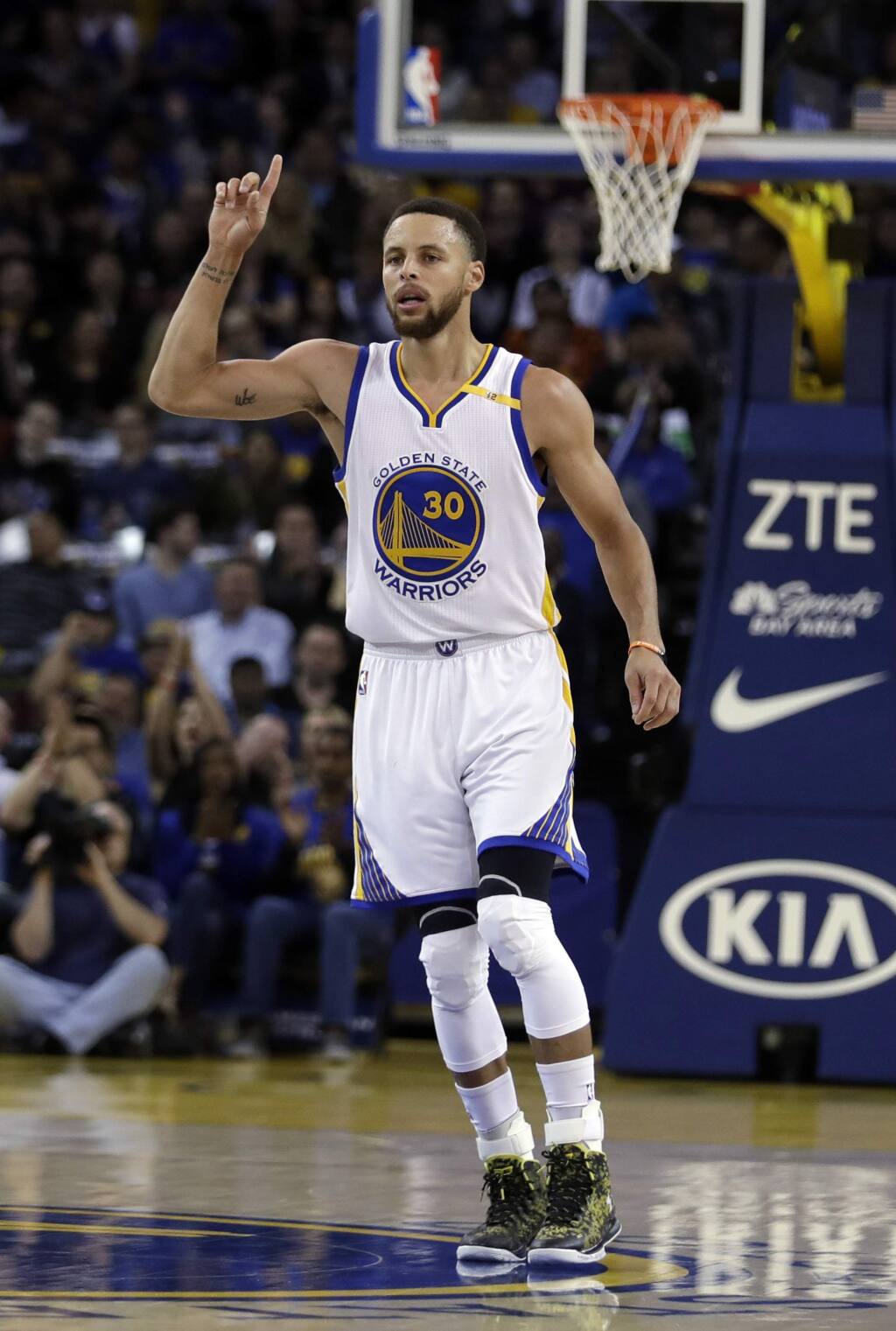 Stephen Curry And LeBron James Top NBA Jersey Sales For The Second Straight  Year