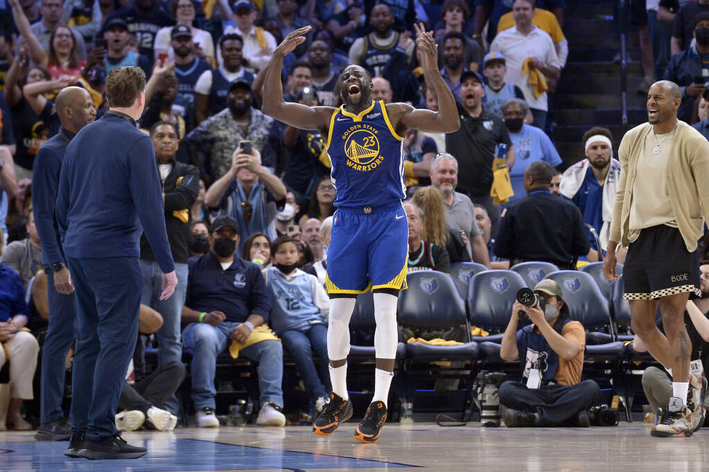 NBA Fans Fire Back At Draymond Green After He Said The 2017 Warriors Would  Beat Michael