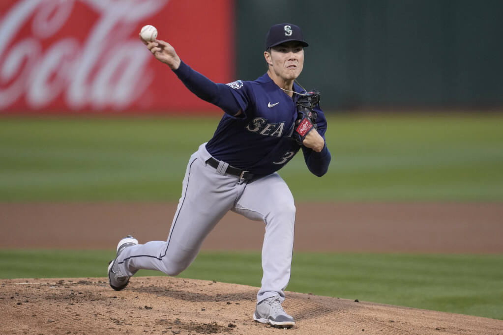 Bryan Woo wins homecoming as Mariners blank A's 5-0 to move closer