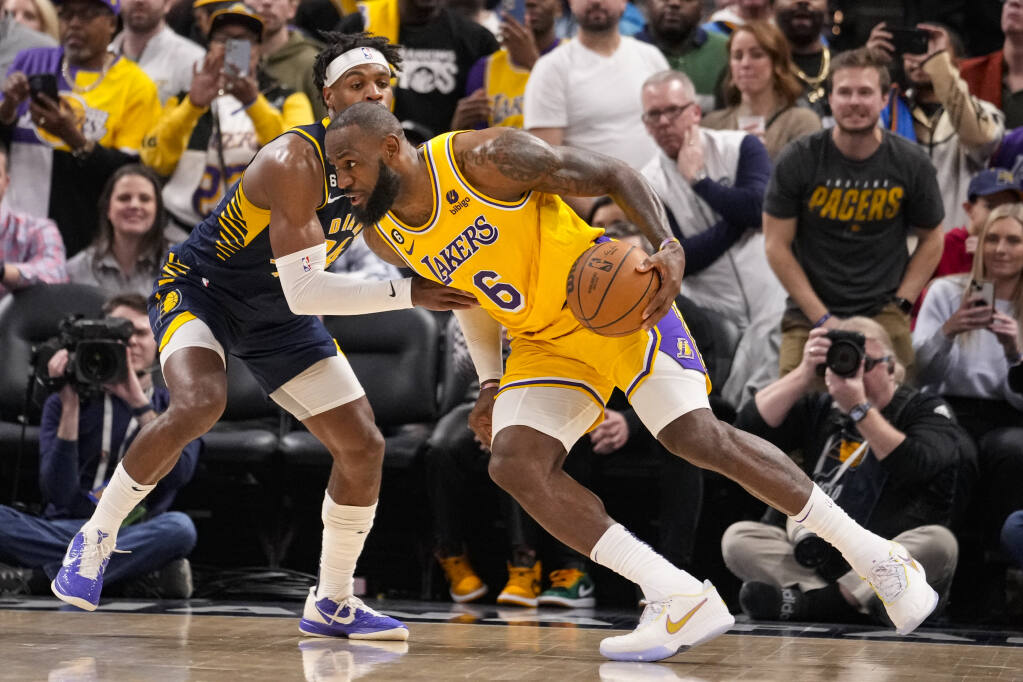 Lakers, LeBron James fortunate Kevin Durant didn't play in win over