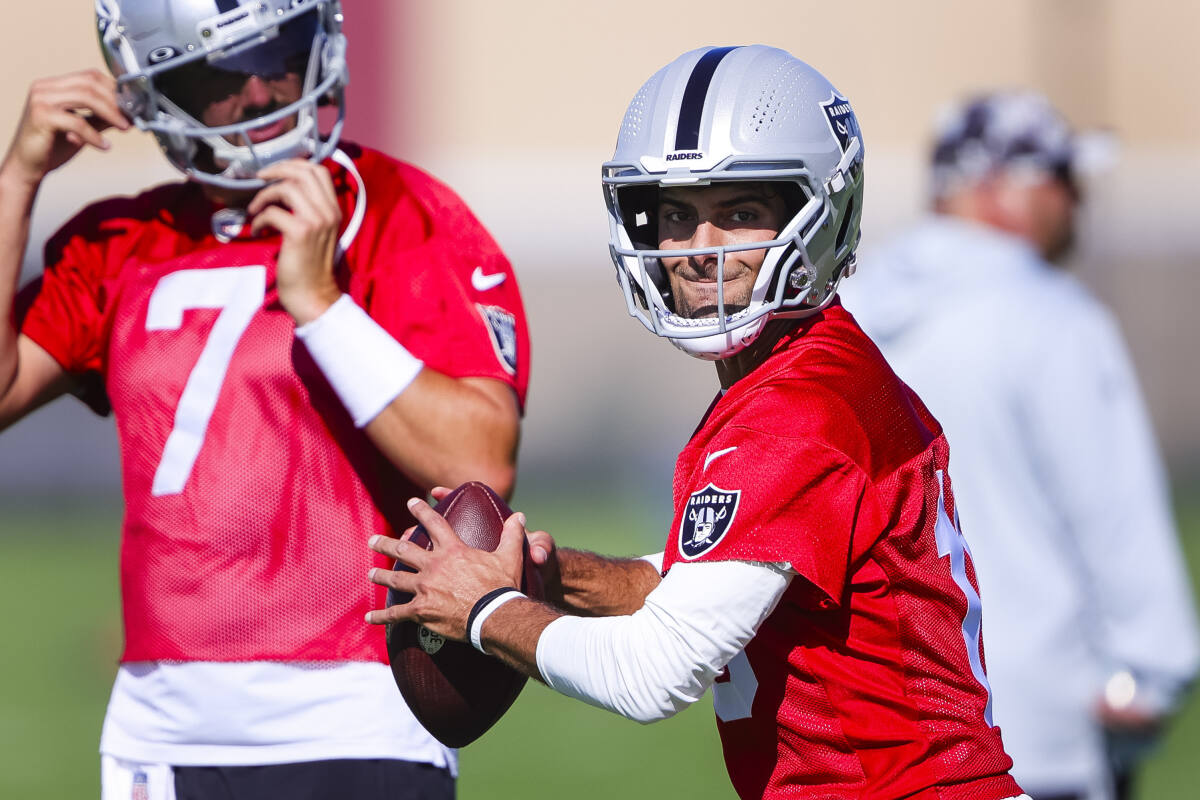 Jimmy Garoppolo finally takes practice field for the Raiders