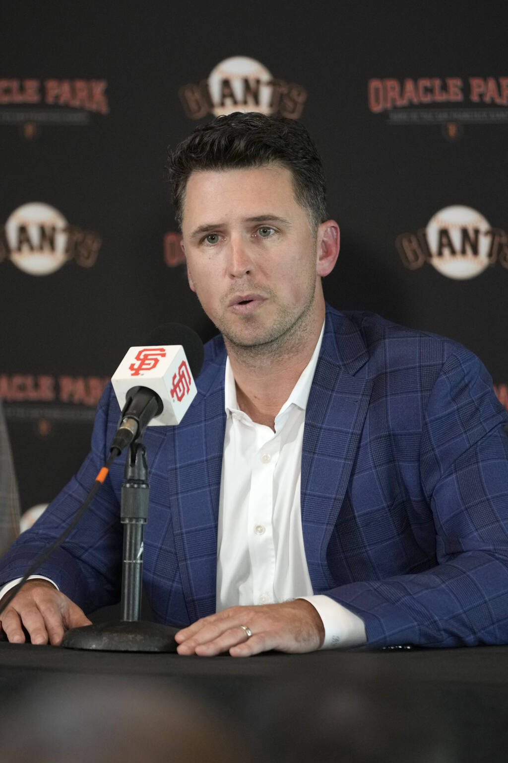 Listen: Buster Posey calls the 2021 Giants 'a collective effort