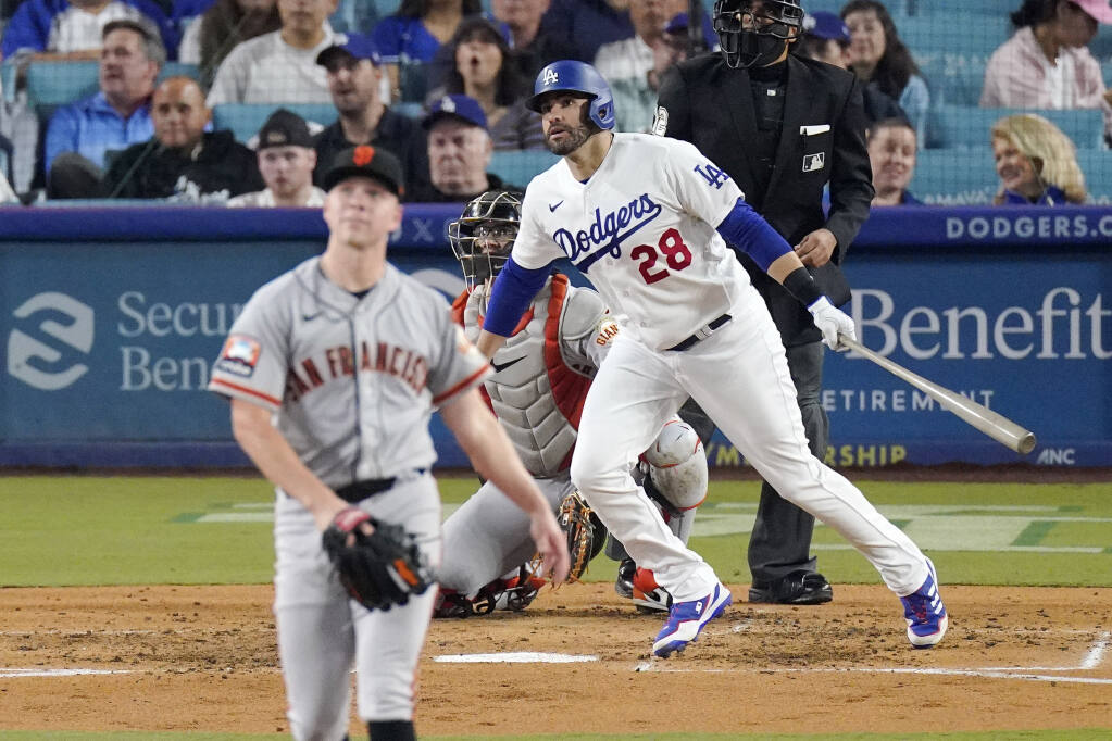 Dodgers capitalize on Giants, physical, mental blunders to win 7-2