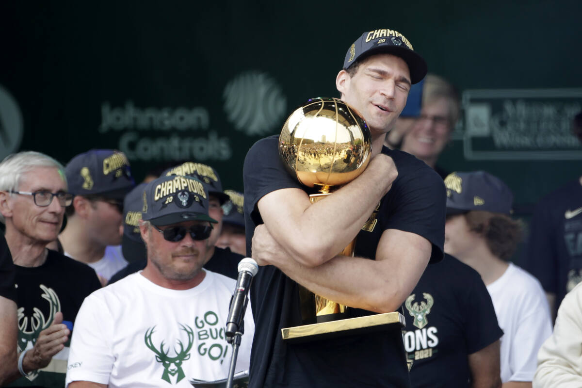Bucks parade photos: Milwaukee celebrates NBA championship