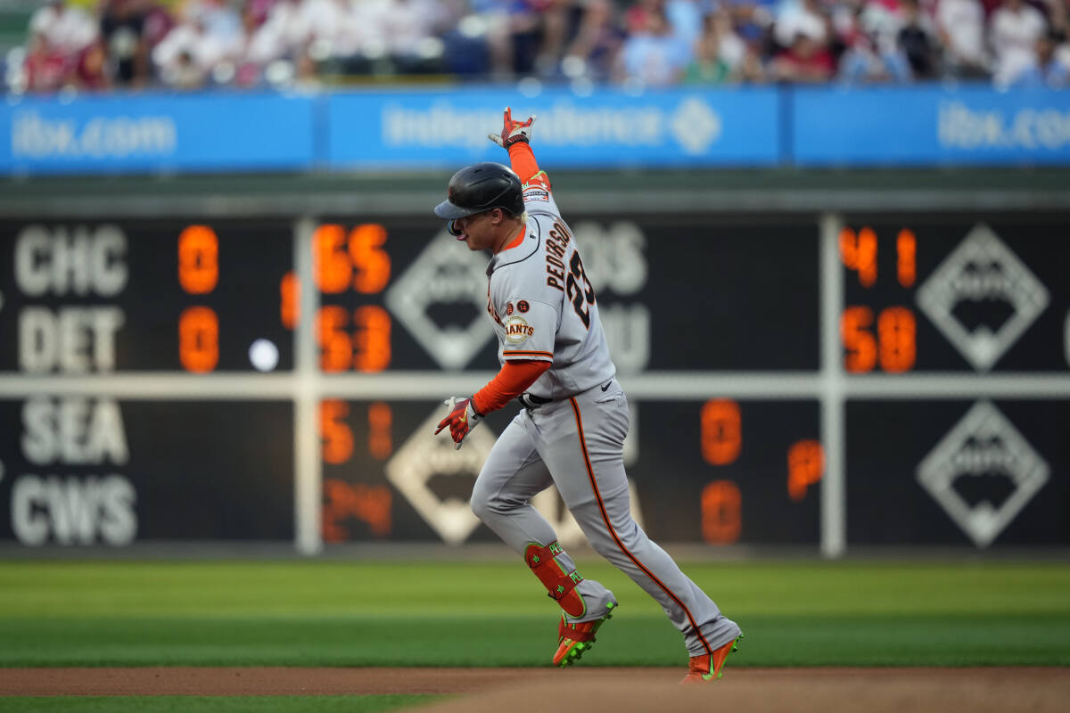 Giants outmatched, outplayed in blowout loss to wild card-leading Phillies