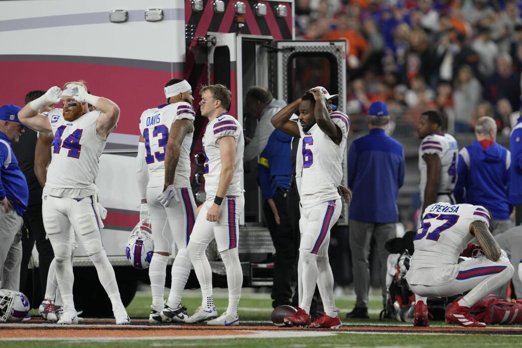 KWTX News 10 - Buffalo Bills' Ed Oliver reacts after teammate Damar Hamlin  is being examined during the first half of an NFL football game against the  Cincinnati Bengals, Monday, Jan. 2