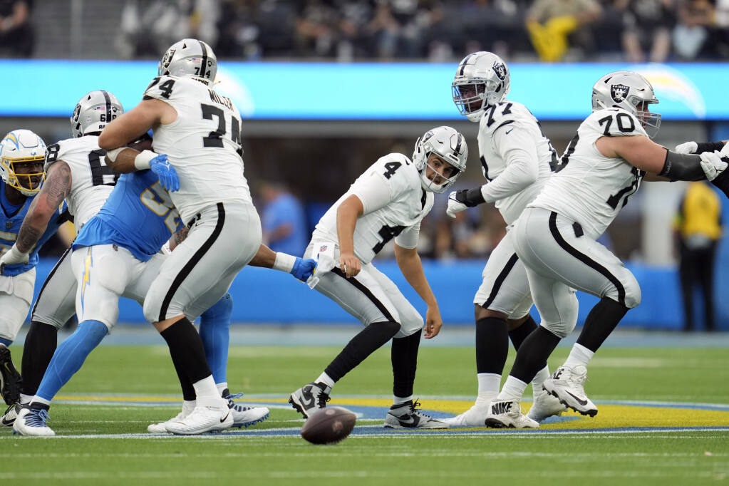 Las Vegas Raiders continuing to support rookie QB Aidan O'Connell - Sports  Illustrated Las Vegas Raiders News, Analysis and More