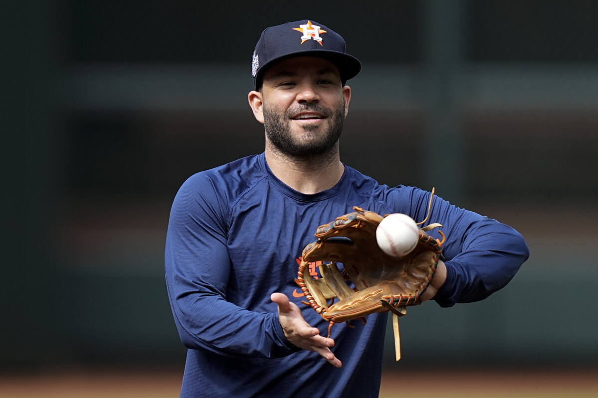 World Series notebook: A man of many gloves, former Cardinals All-Star Diaz  relishes utility role with Astros