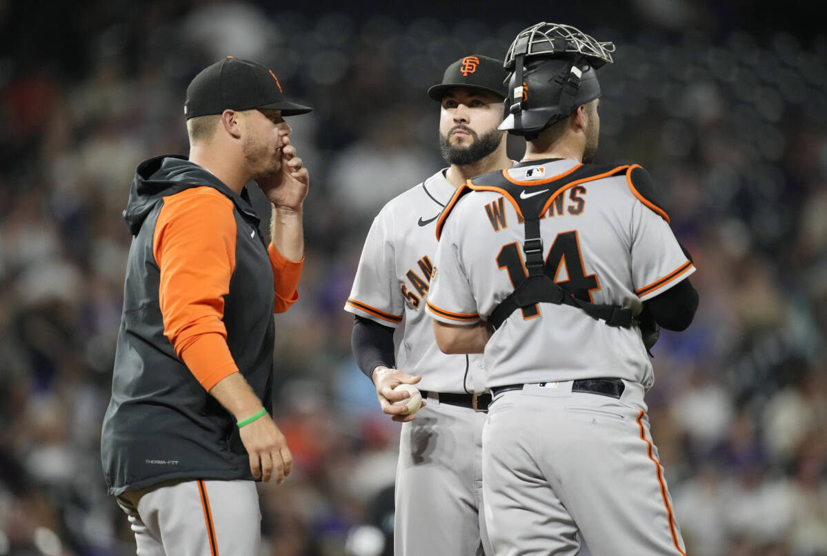 Giants OF Luis Gonzalez (back) out 4-to-6 weeks