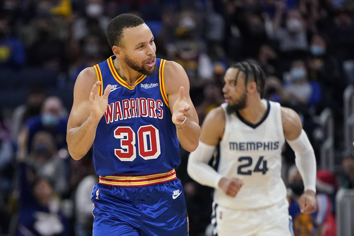 Who's the guy in Steph Curry's No. 30 Davidson jersey at Warriors games? -  Contra Costa Oncology