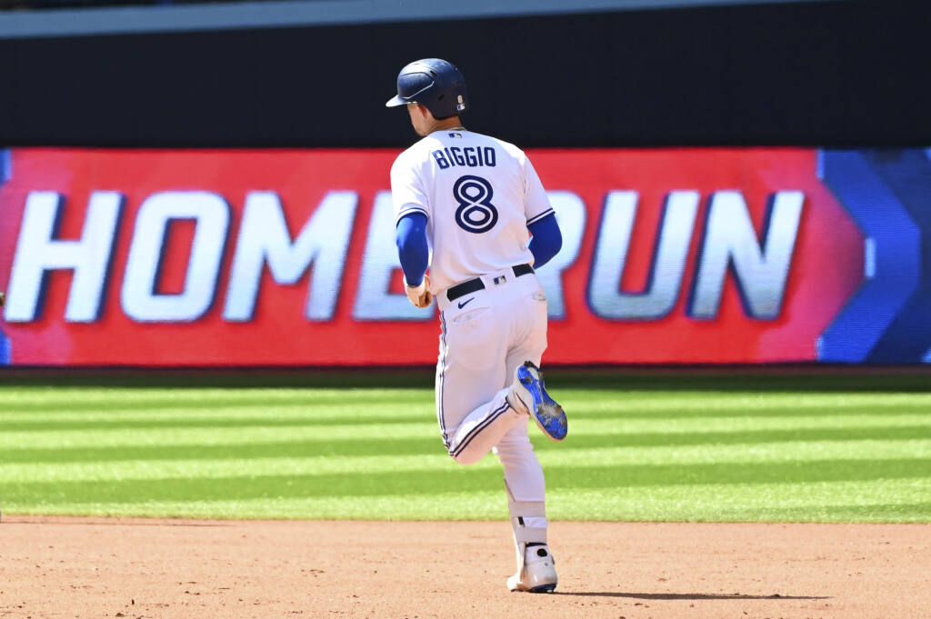 Guerrero drives in 3 to lead Blue Jays to rout of Rays on Canada