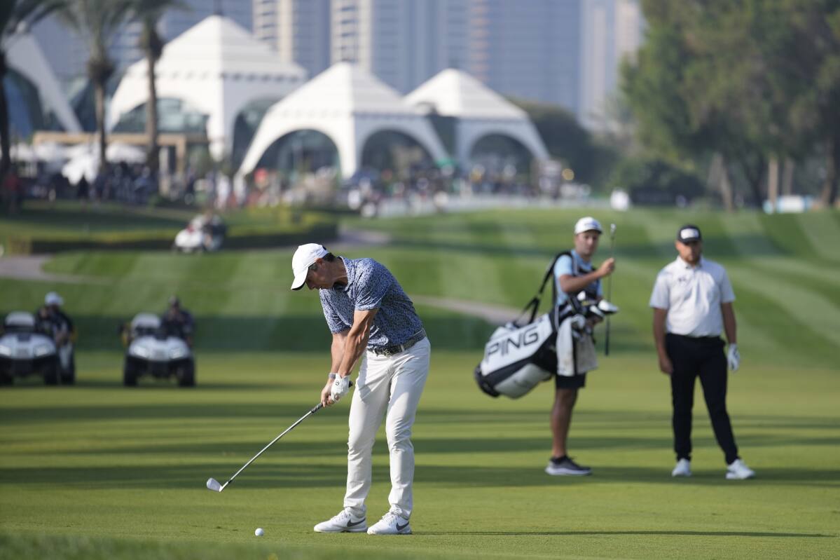 Golf news 2023: Dubai Desert Classic, Patrick Reed, ball stuck in tree,  Rory McIlroy, leaderboard, scores, latest, updates