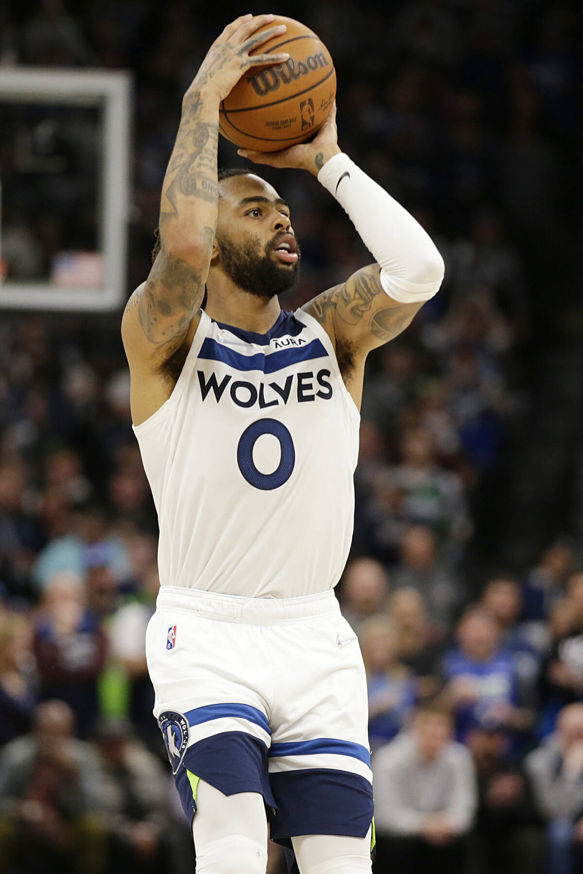 Anthony Edwards, DeAngelo Russell carry Wolves past Clippers in play-in  game - The Boston Globe