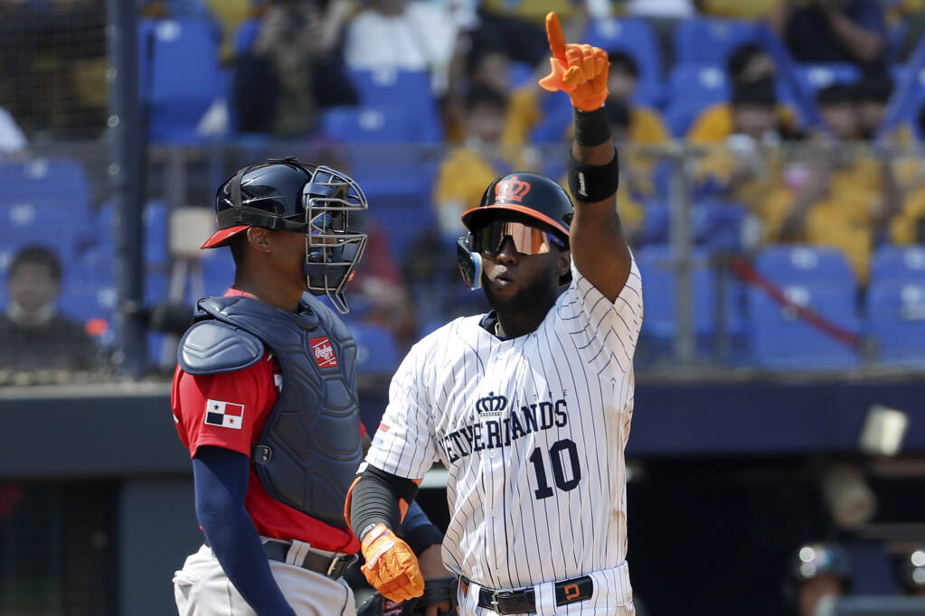 Batters Put on Show in Mexico City As Padres Outlast Giants in 16