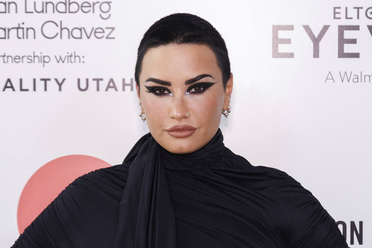 Demi Lovato opens up about pronouns, gendered bathrooms - Los