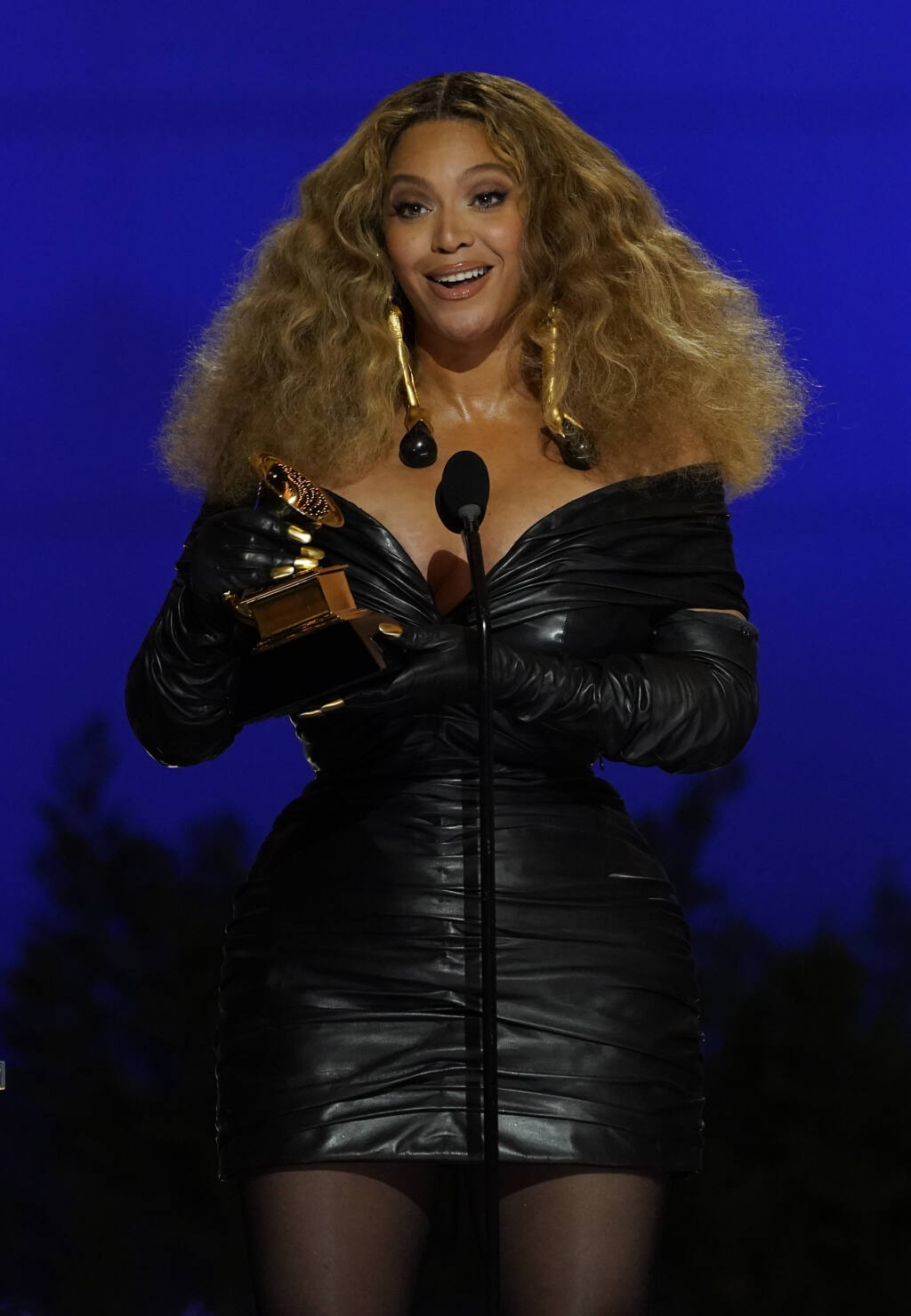 Beyoncé first woman to earn 28 Grammys, Taylor Swift wins album of the year