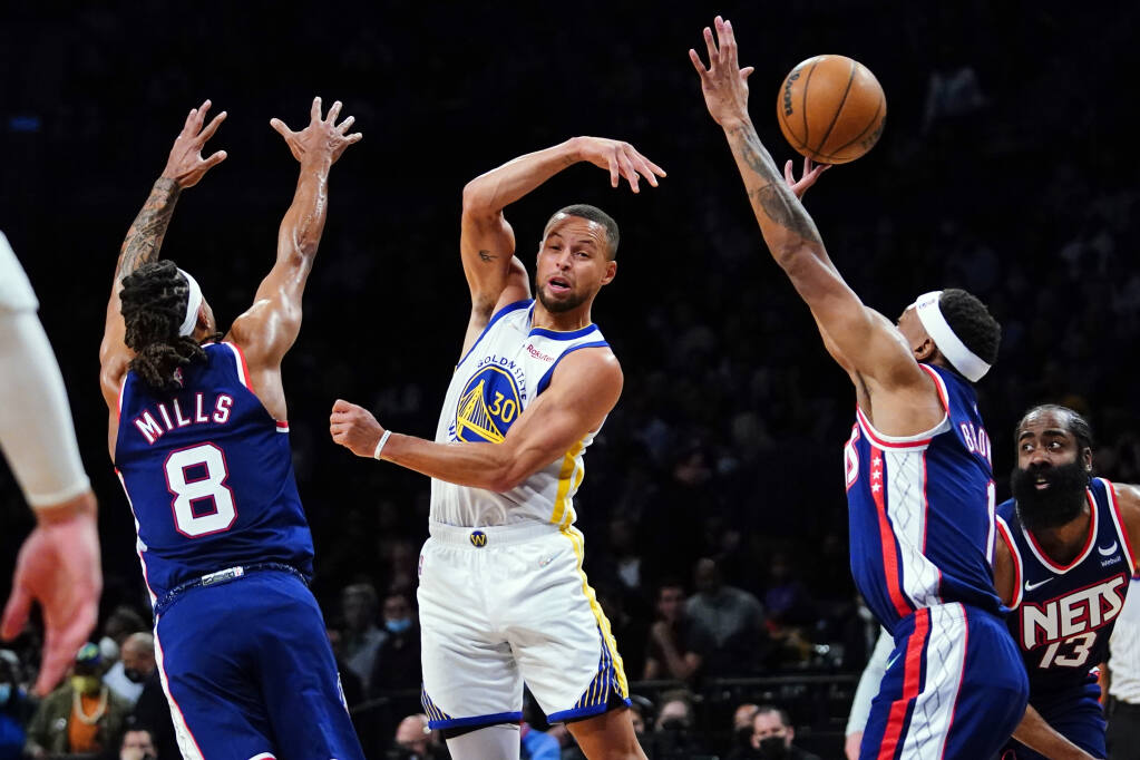 Stephen Curry scores 37, Durant season-low 19 as Warriors rout Nets