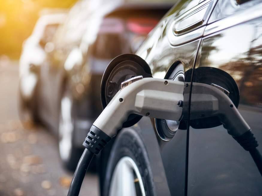 California seeks to boost electric-car rebate program