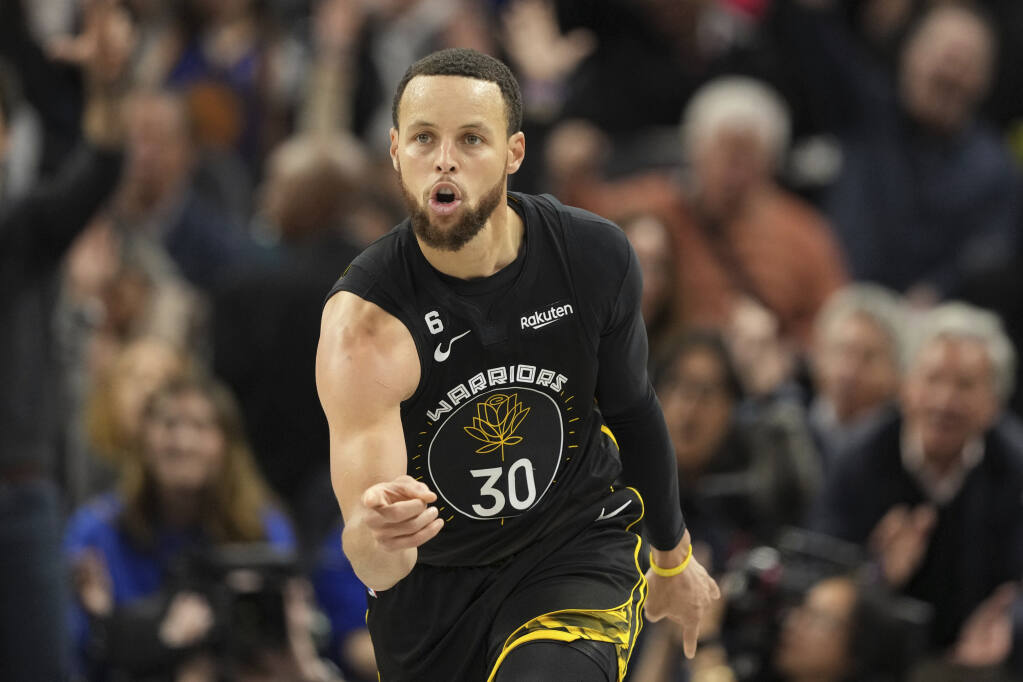 Stephen Curry scores 39, Warriors rally from 20 down, beat Pelicans