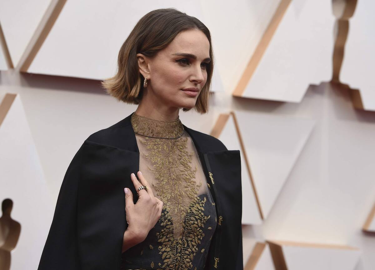Blændende Hellere sammenhængende Oscars 2020 highlights, from Joaquin Phoenix's emotional speech to Natalie  Portman's viral fashion statement