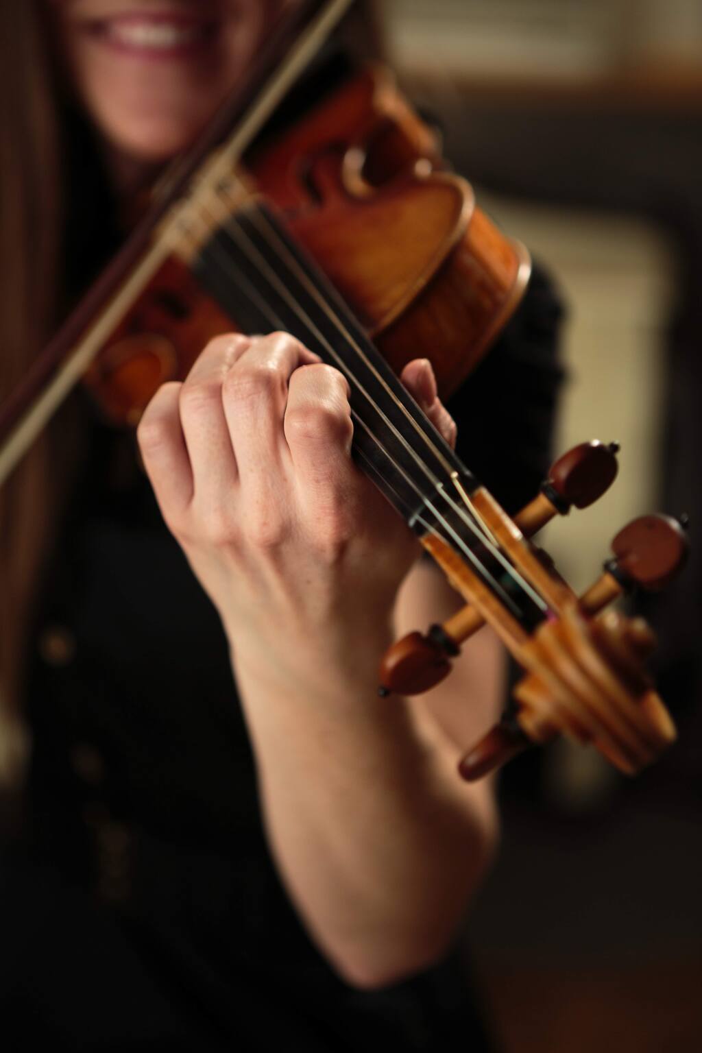 Versatile violinist Ashley Holmberg thrives in Wine Country