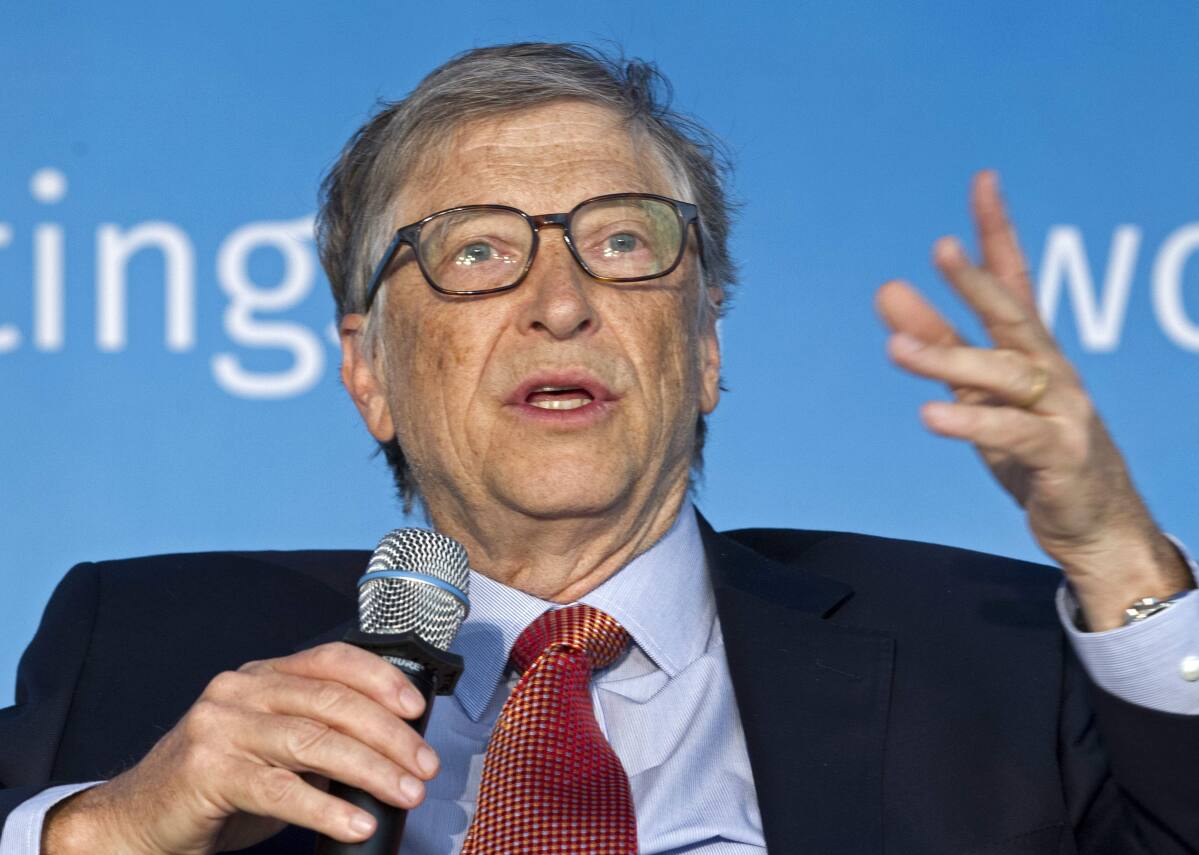 Bill Gates leaves Microsoft&#39;s board, stepping farther away from the tech giant he founded