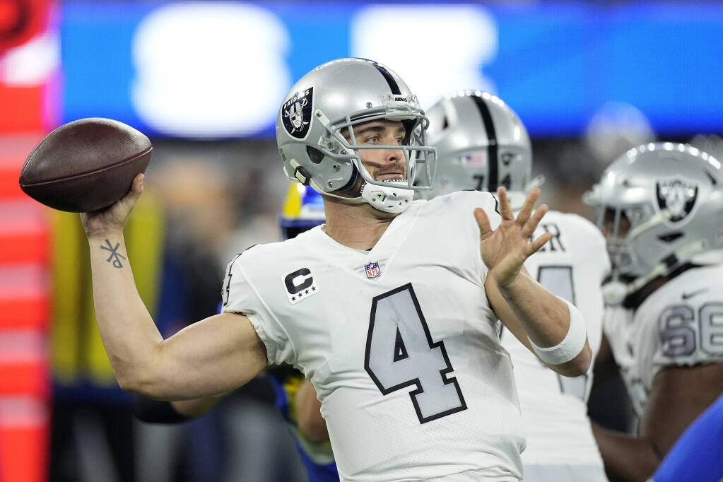 Commentary: How should Raiders replace Derek Carr? Not with Aaron Rodgers