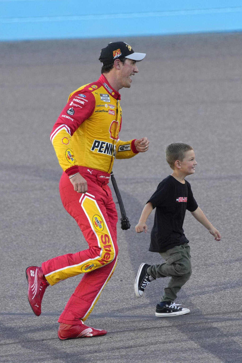 Commentary: Bittersweet win for Joey Logano as Joe Gibbs family mourns Commentary: Bittersweet win for Joey Logano as Joe Gibbs family mourns