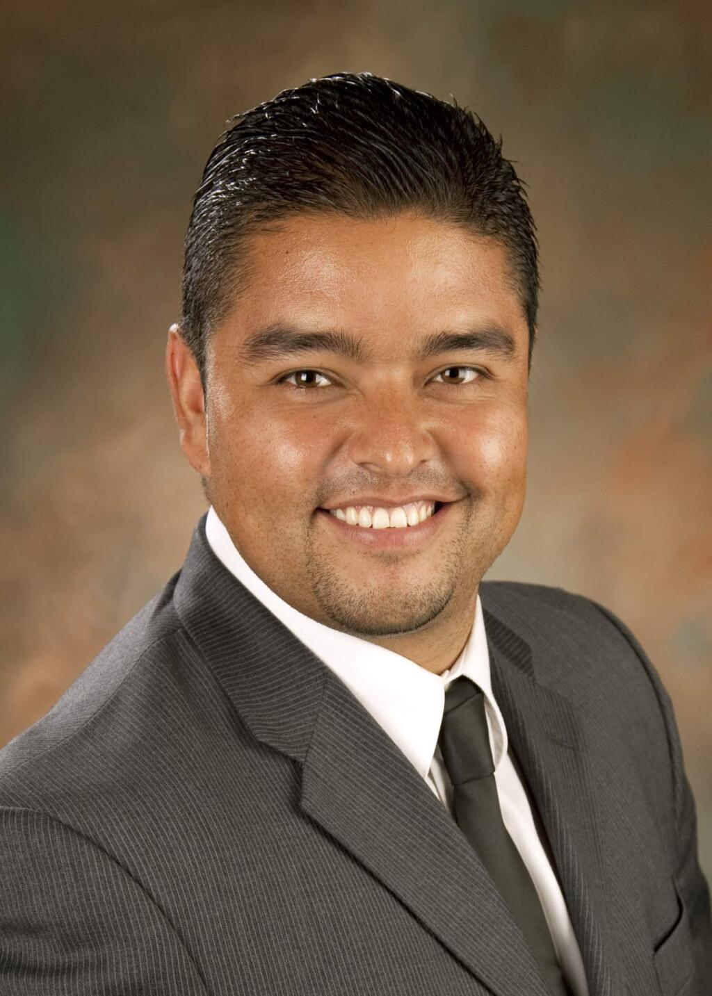 Jose Alvarez, Branch Manager, Sonoma, Redwood Credit Union, 2018 Latino Business Leadership Award winner.