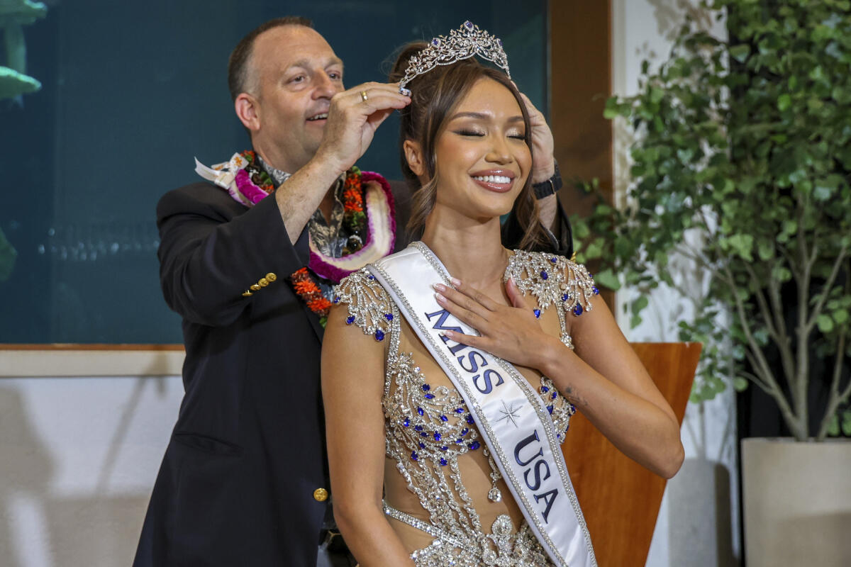 Miss Hawaii crowned Miss USA after previous winner resigns
