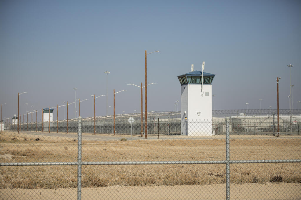 Guard towers outside of Kern Valley State Prison on Nov. 15, 2022. Photo by Larry Valenzuela, CalMatters/CatchLight Local