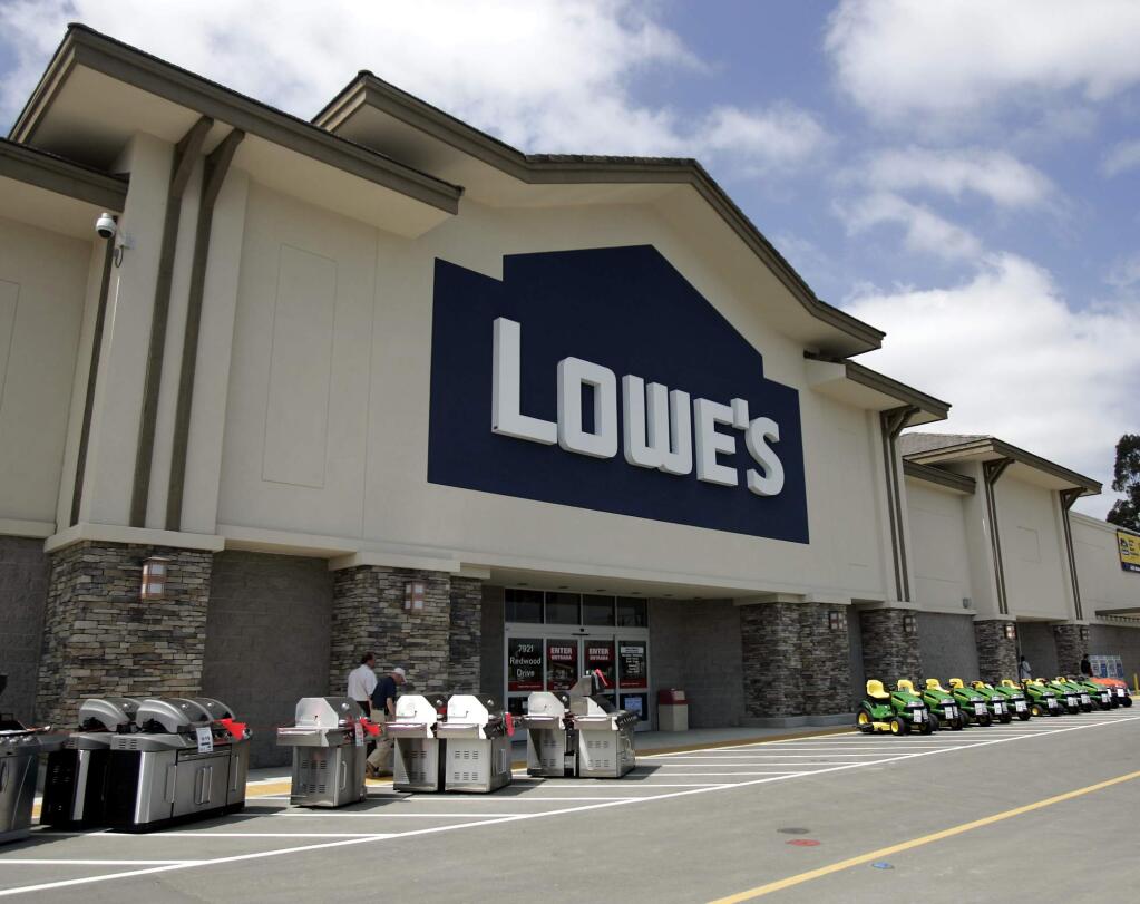The Lowe's store in Cotati opened for business to contractors and do-it-yourselfers on Thursday, May 4, 2006. ( Press Democrat / Chad Surmick)