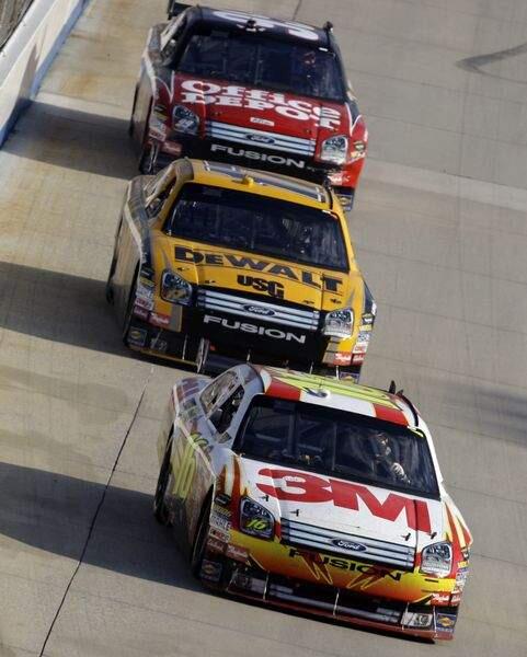 Motorsports Hall of Fame nominee Greg Biffle leads the first turn during the final laps of the NASCAR Camping World RV 400 Sprint Cup Series. (AP Photo/Carolyn Kaster)