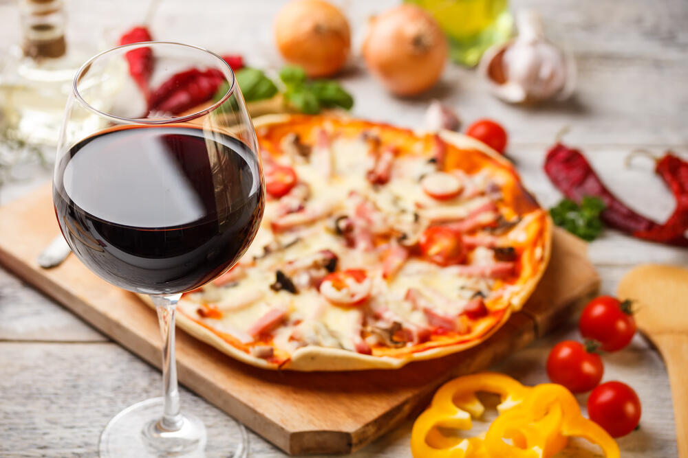 Enjoy pizza and wine at Rodney Strong Vineyards on Oct. 25. (grafvision/Shutterstock)