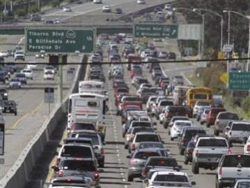 Memorial Day traffic along Highway 101 near Mill Valley, Calif.(AP Photo/Eric Risberg)