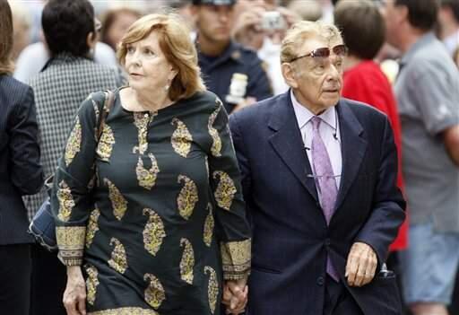 Entertainers Jerry Stiller, right, and his wife, Anne Meara, arrive for Walter Cronkite's funeral at St. Bartholomew's Church on Park Ave. in New York, Thursday, July 23, 2009. (AP Photo/Kathy Willens)