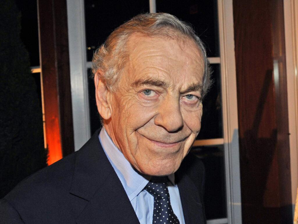 This Oct. 6, 2008 photo released by CBS shows '60 Minutes' correspondent Morley Safer during the program's 40th anniversary celebration in New York. Safer will say farewell Sunday on '60 Minutes' as he is honored by the newsmagazine where he's been a fixture for all but two of its 48 years. (John Paul Filo/CBS via AP)