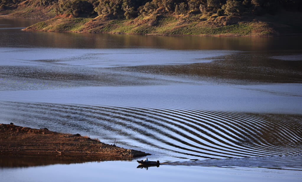A boater pulls in to the public boat launch at Lake Sonoma, Thursday, March 10, 2022 above the Dry Creek Valley. (Kent Porter / The Press Democrat) 2022