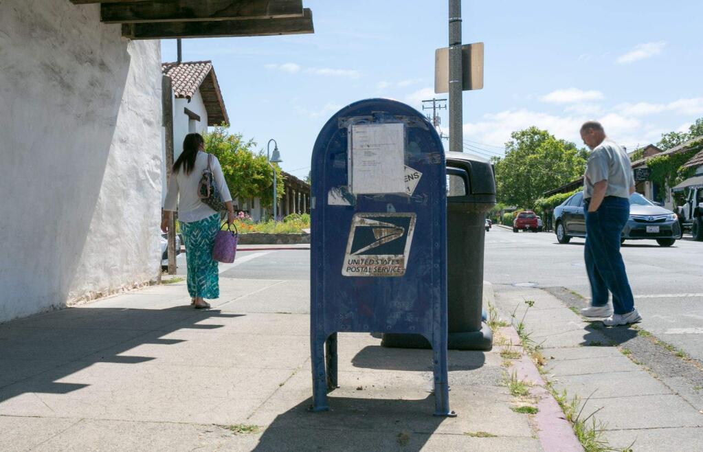A sign on the mailbox in front of the Sonoma Barracks indicating that the box would be removed because of low usage was itself removed: the box stays, at least for now. (JULIE VADER/FOR THE SONOMA INDEX-TRIBUNE)