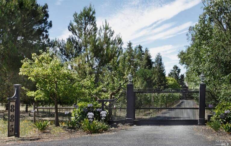 Gated entry at 885 Napa Rd, Sonoma. (Photo by NORCAL Multiple Listing Services)
