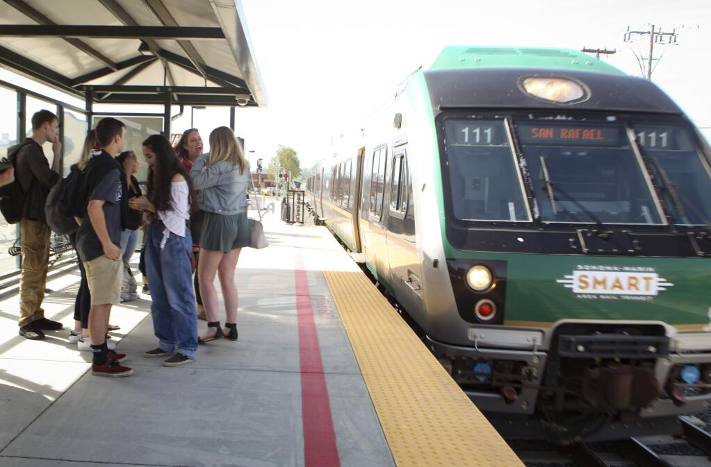 Petaluma, CA, USA._Friday, April 26, 2019. To encourage and educate teenagers to ride the SMART train and in honor of Earth Day, the Petaluma City Youth Commission rode the train from downtown Petaluma to San Rafael for dinner to teach them how to use the train and have fun. (CRISSY PASCUAL/ARGUS-COURIER STAFF)