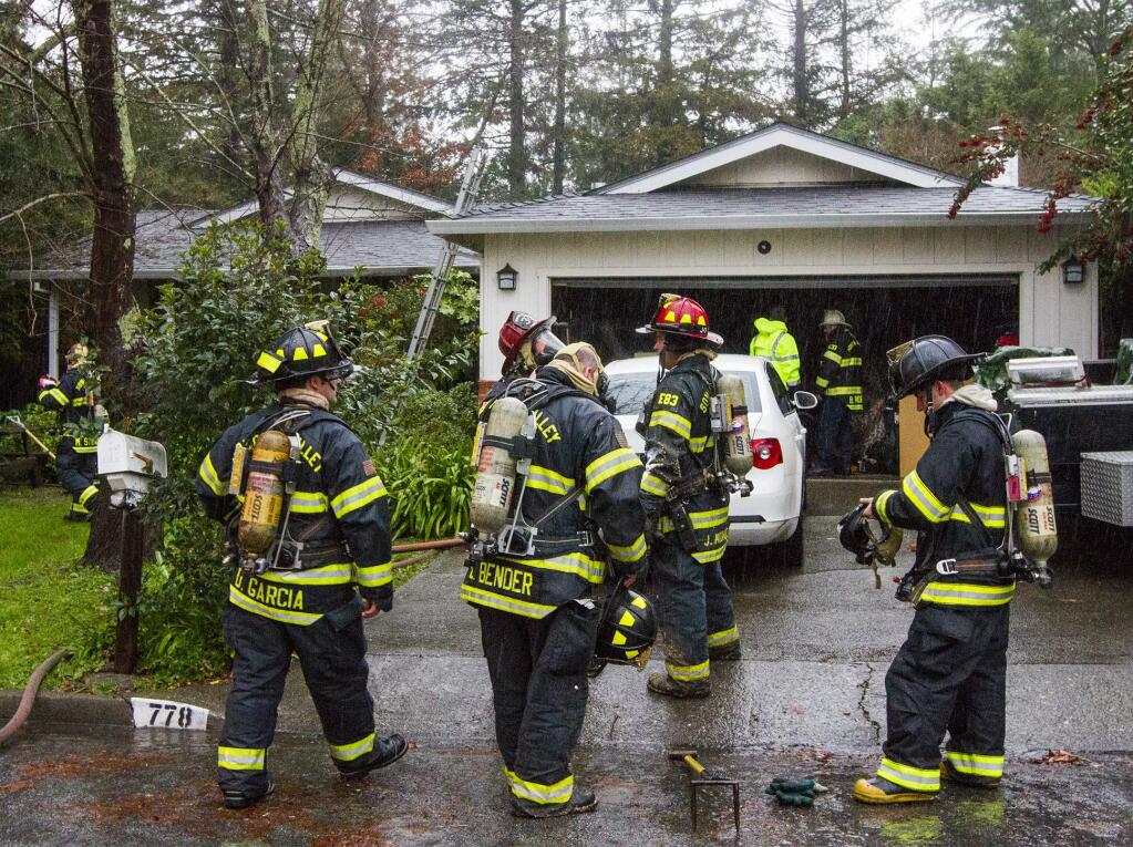Sonoma Valley firefighters respond to a kitchen fire in Sonoma in January 2017. (ROBBI PENGELLY/ INDEX-TRIBUNE)