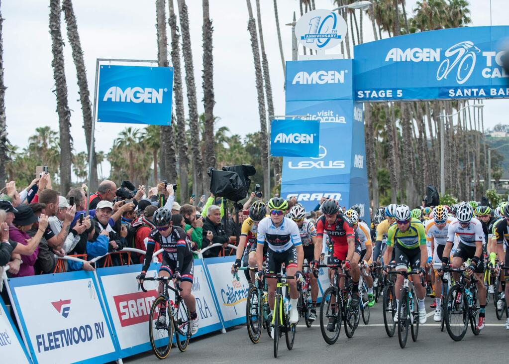 Cyclists begin Stage 5 of the Tour of California, Thursday, May 14, 2015 on Cabrillo Blvd. in Santa Barbara. (Kenneth Song/The News-Press via AP)